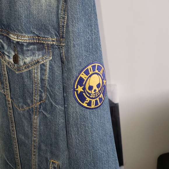 Brand new Levi's denim custom jacket - Picture 3 of 3